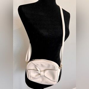 GUESS Women's Kendalle Bow-Front Crossbody Bag
White